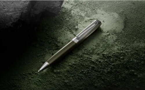 e stylo bille leman terre d ombre caran d ache detail3 0